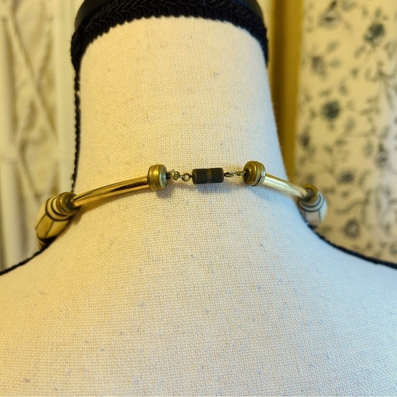 Vintage 80s Chunky Necklace Cream and Gold Choker with Bold Beads Handmade - Picture 6 of 10